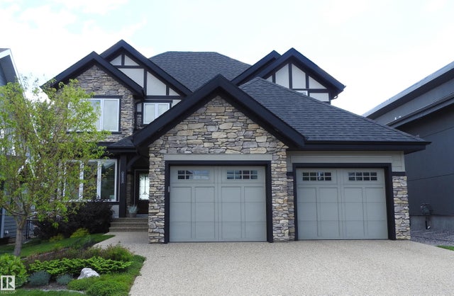 1111 Hainstock Green, Edmonton