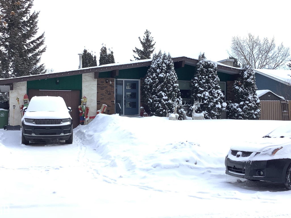 33 Arlington Drive, St. Albert