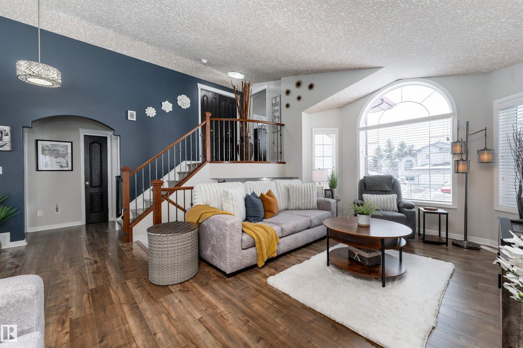 5709 45 Street, Tofield