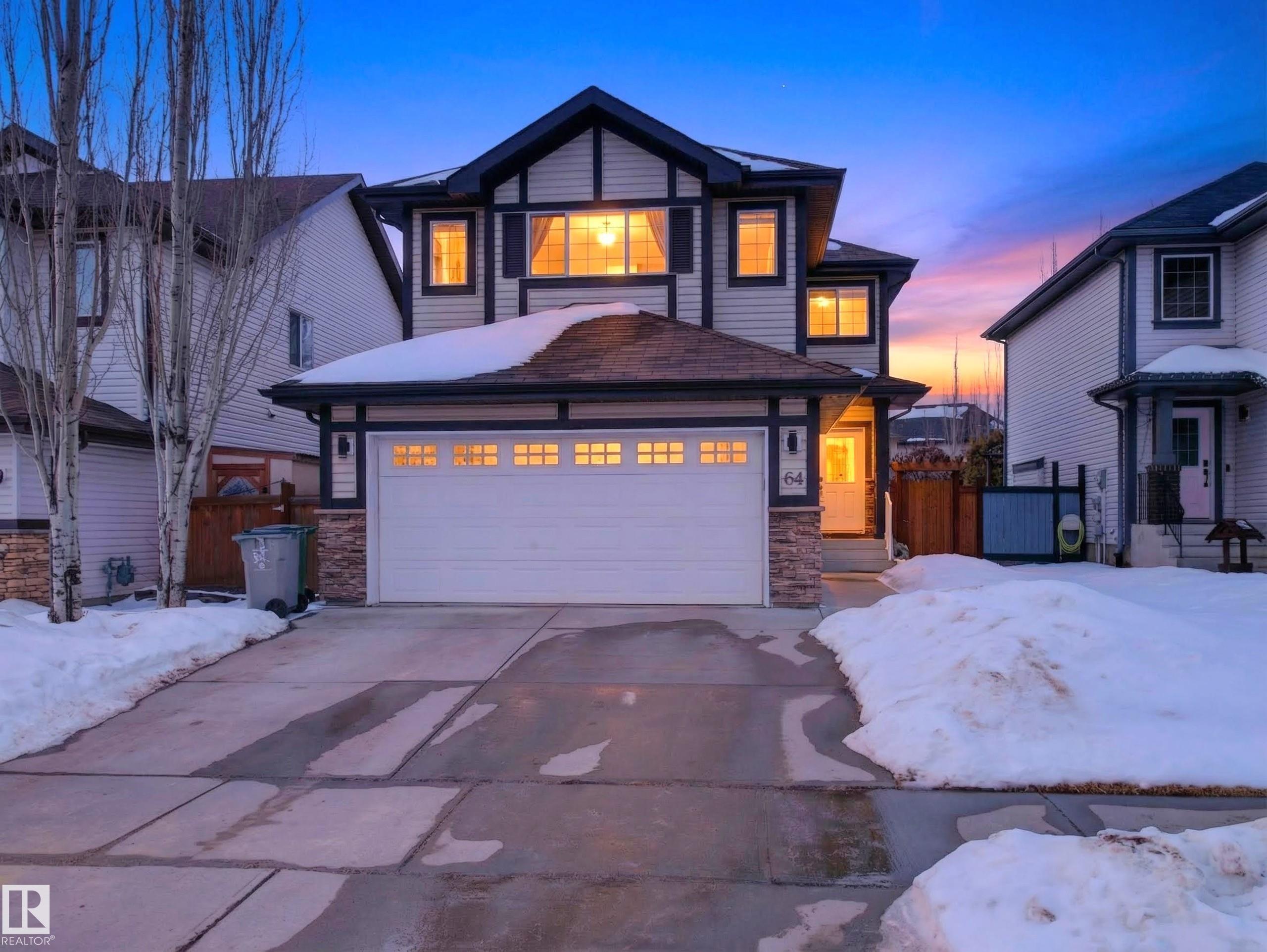 Photo for MLS®# E4475000 - home for sale at 64 Rue Madelene, Montalet, Beaumont AB