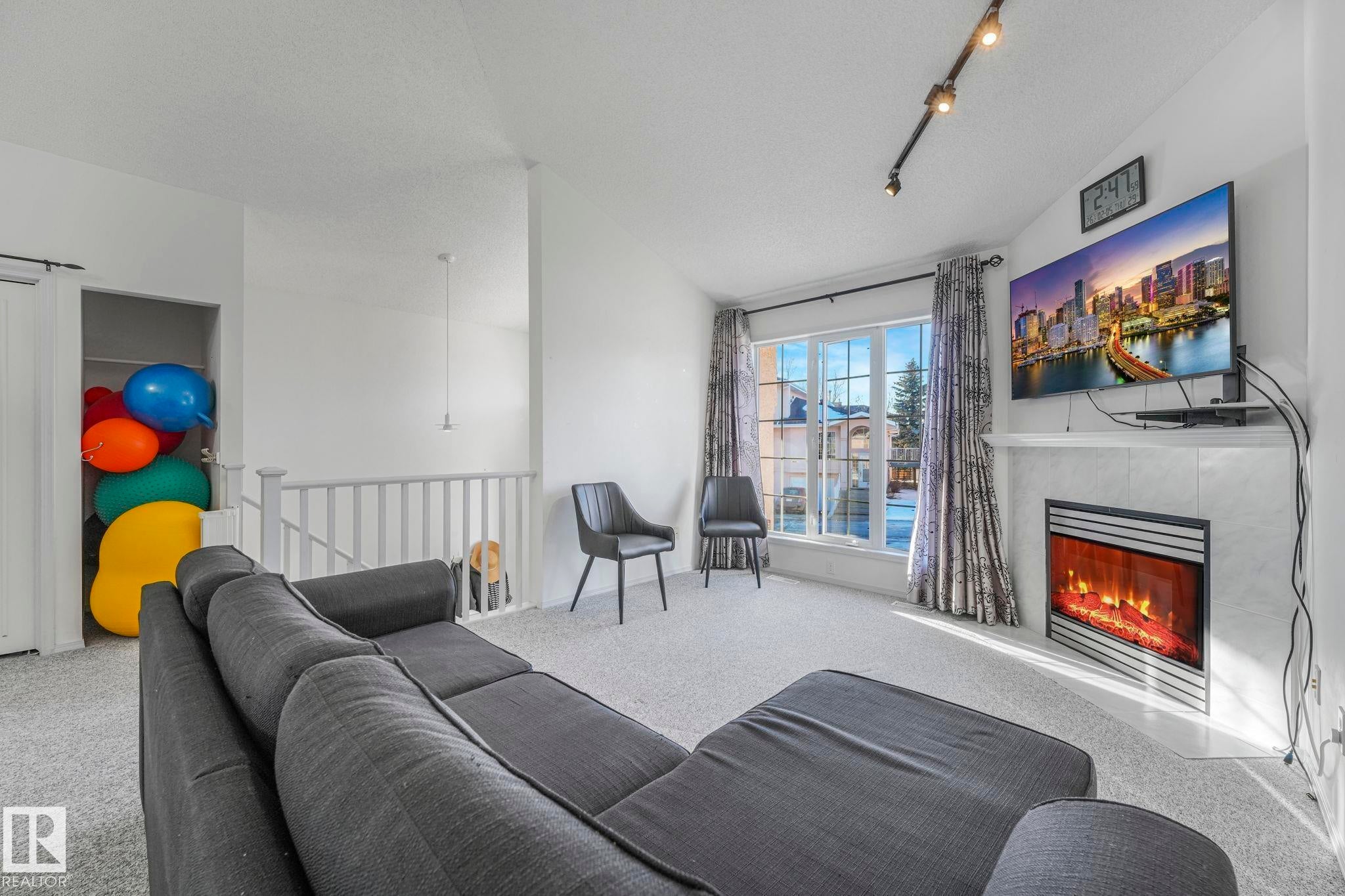 Photo of Listing #E4475252