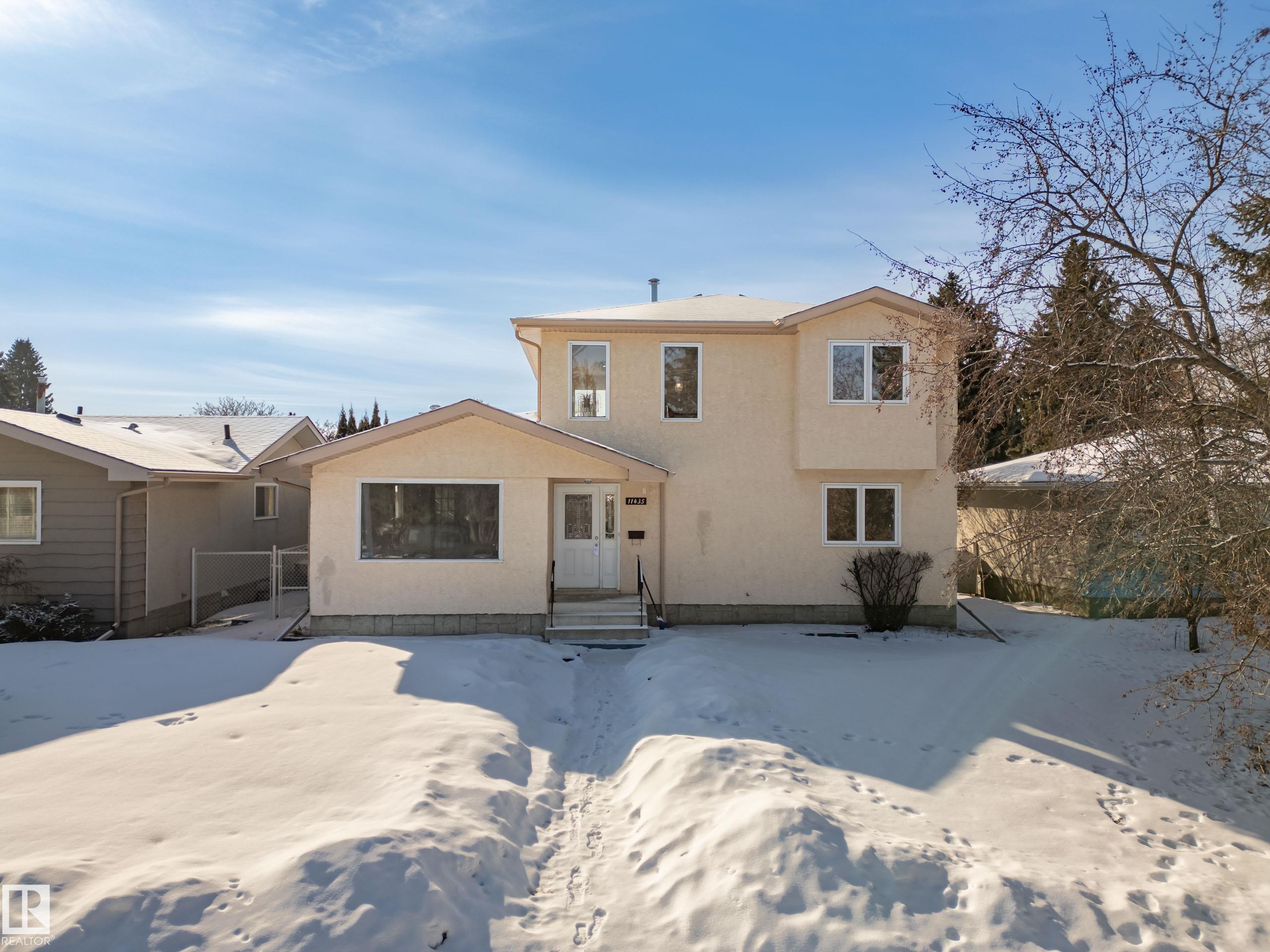Photo for MLS®# E4475581 - home for sale at 11435 37a Avenue Northwest, Greenfield, Edmonton AB
