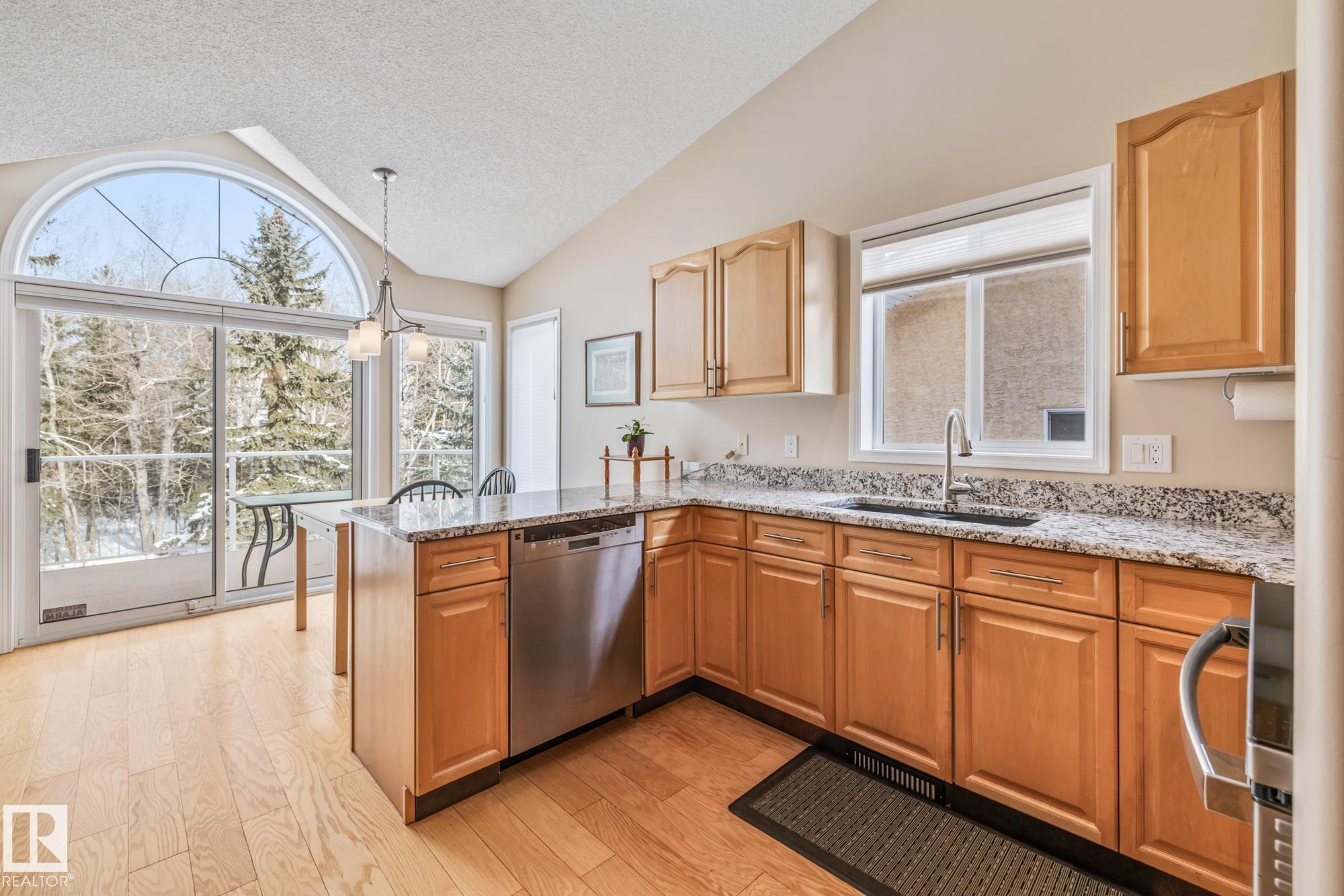 Edmonton Condo / Townhouse Home for Sale 