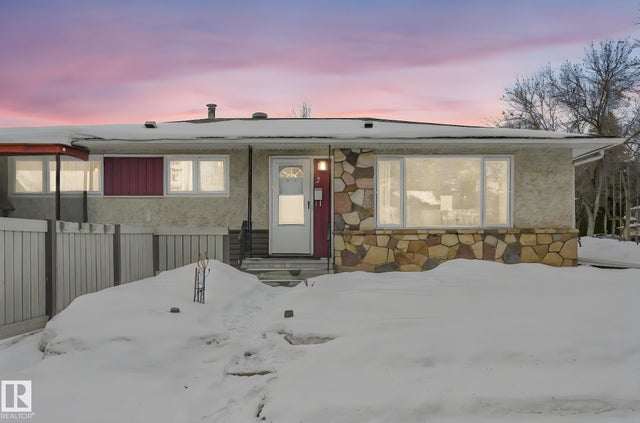 2 Scarboro Place, St. Albert