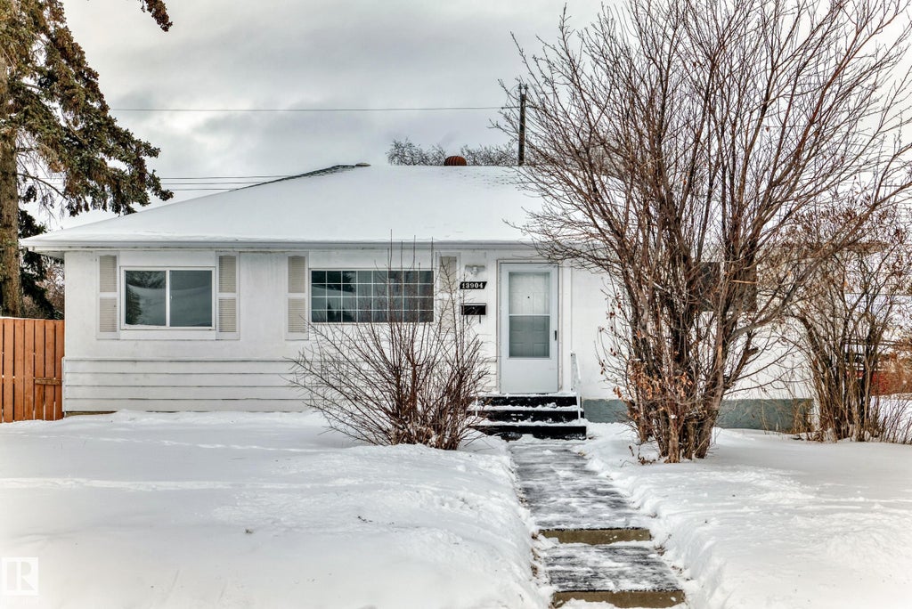 13904 135 Avenue Nw, Edmonton