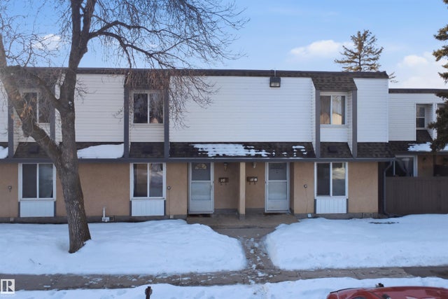 4 1 Garden Grove Grove, Edmonton