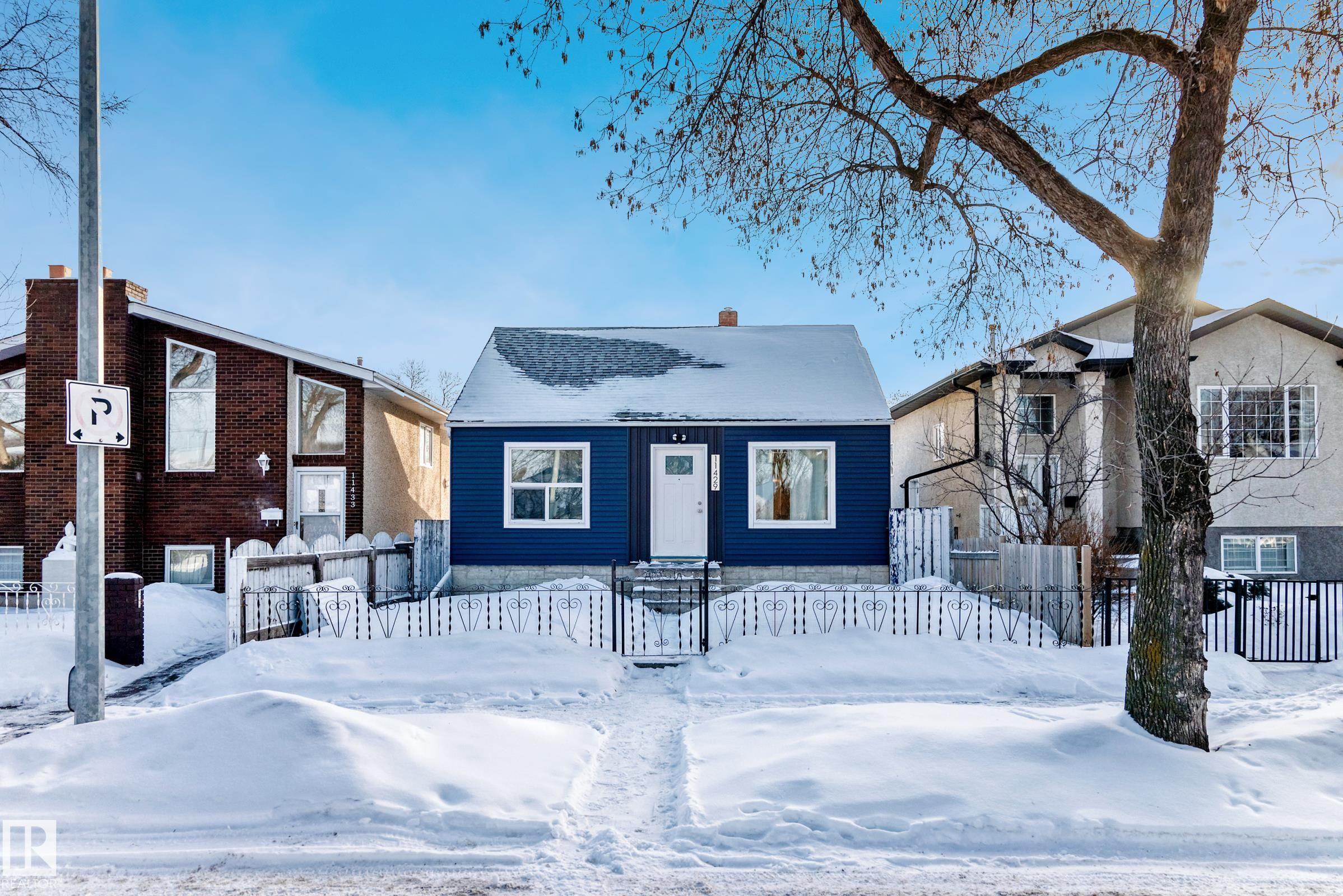 Photo for MLS®# E4476181 - home for sale at 11429 89 Street Northwest, Parkdale (Edmonton), Edmonton AB