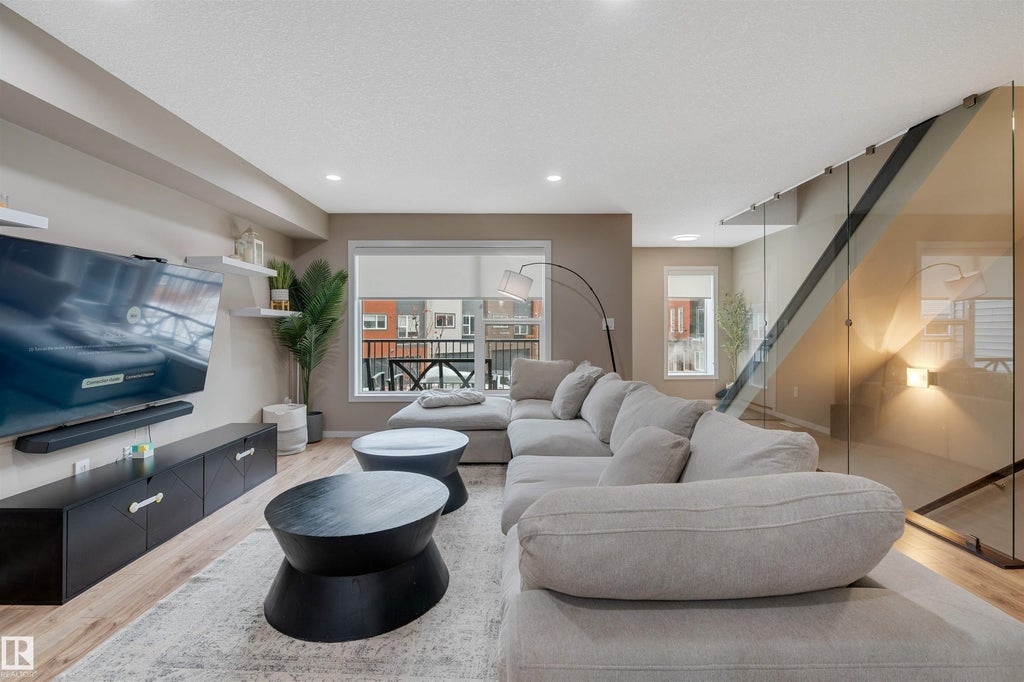 47 1075 Rosenthal Boulevard Nw, Edmonton