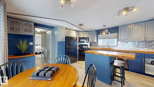 9 Sunset Boulevard, Spruce Grove