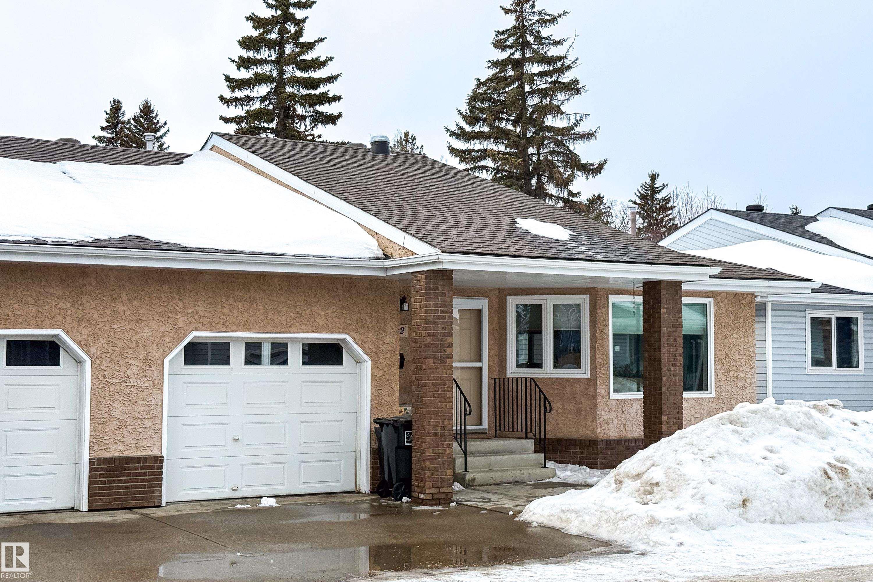 Photo for MLS®# E4476615 - home for sale at 17532 Callingwood Road Northwest, Callingwood South, Edmonton AB