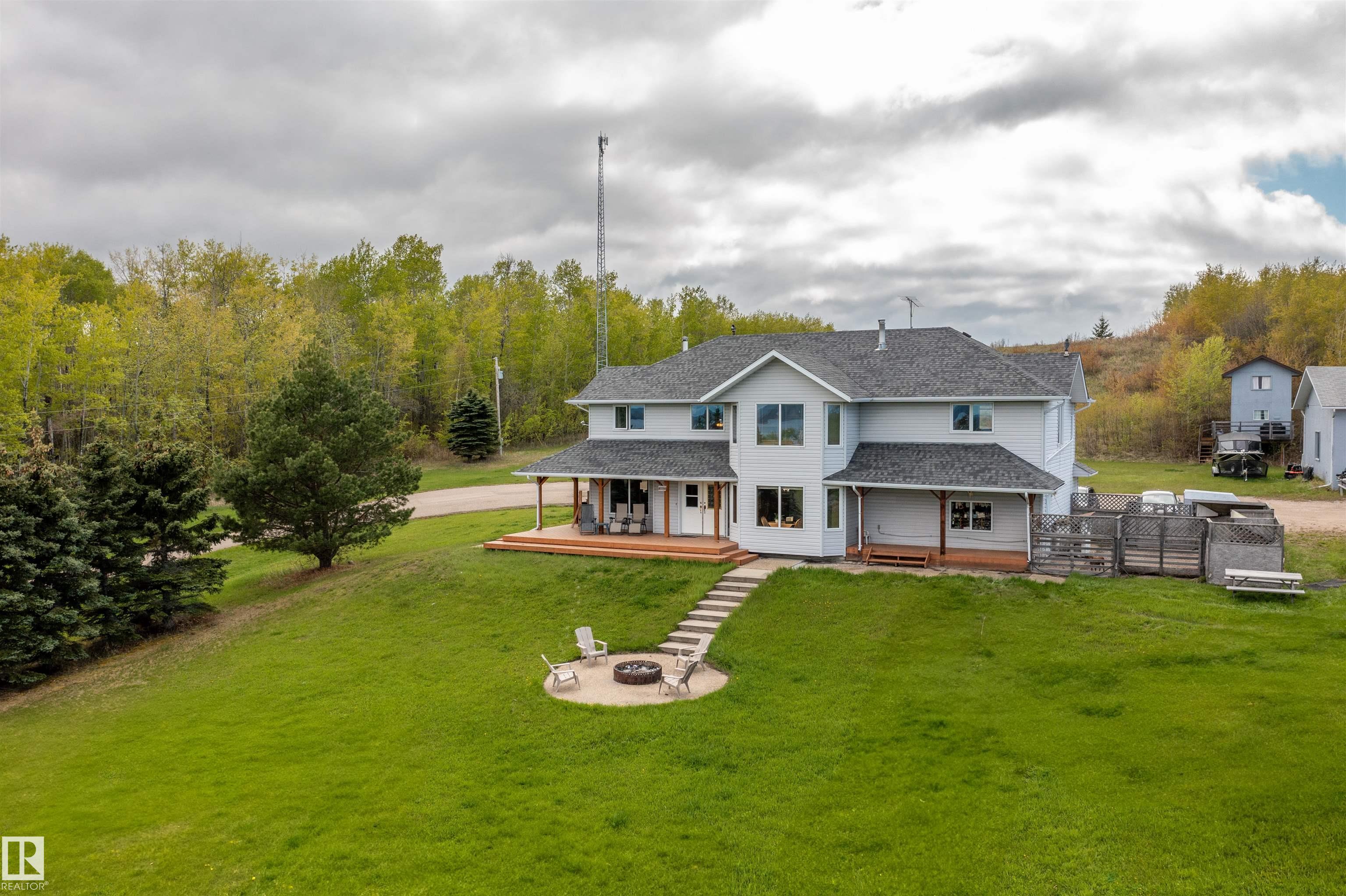 Cold Lake Home for Sale: Single Family Listing in Cold Lake North