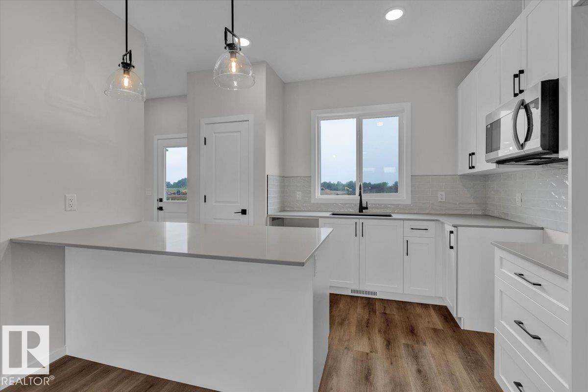 Home for Sale Located at 1098 Mcleod Avenue, Spruce Grove, AB