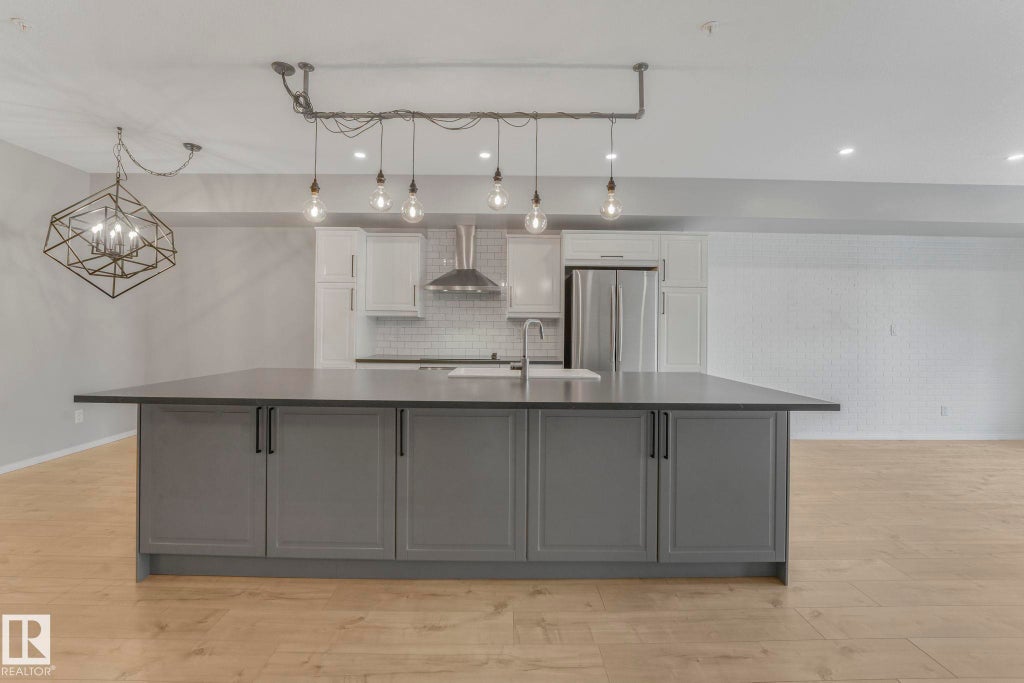 228 10407 122 Street Nw, Edmonton