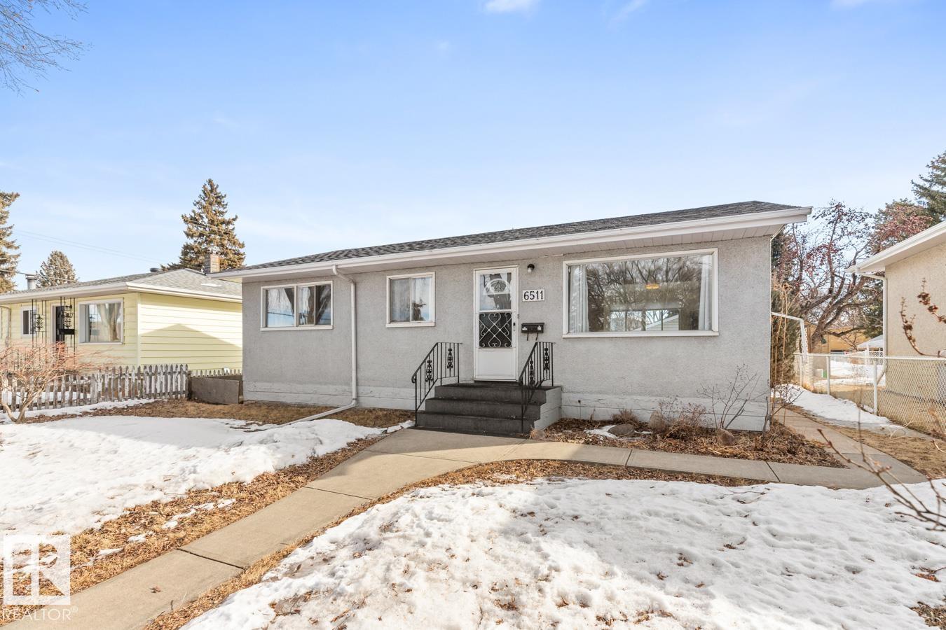 Photo for MLS®# E4477019 - home for sale at 6511 98a Street Northwest, Hazeldean, Edmonton AB