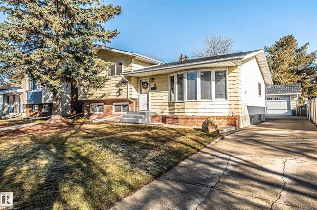 14 Lester Crescent, St. Albert