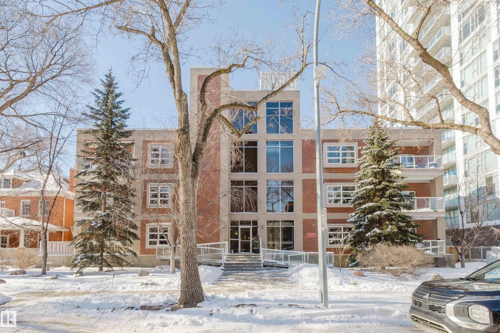 207 9910 111 Street Nw, Edmonton