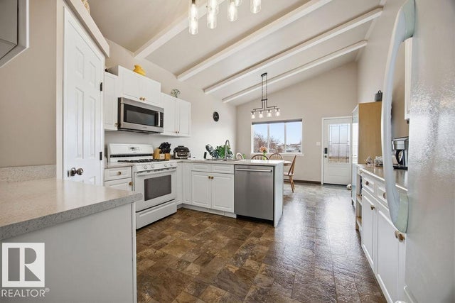 9007 166 Avenue, Edmonton