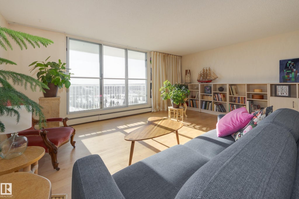 306 12121 Jasper Avenue Nw, Edmonton