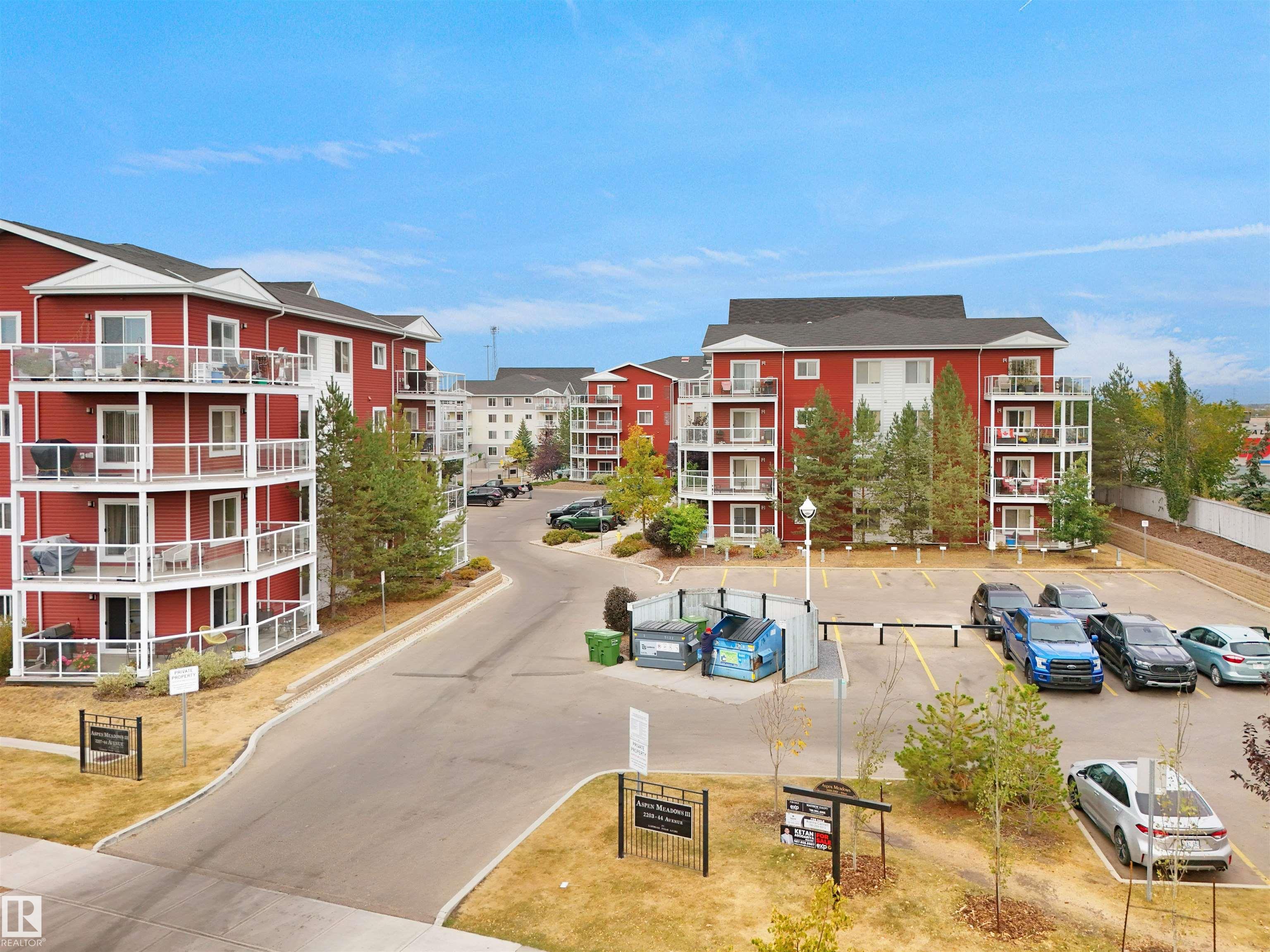 Photo for MLS®# E4477423 - home for sale at 101 2207 44 Avenue Northwest, Larkspur, Edmonton AB