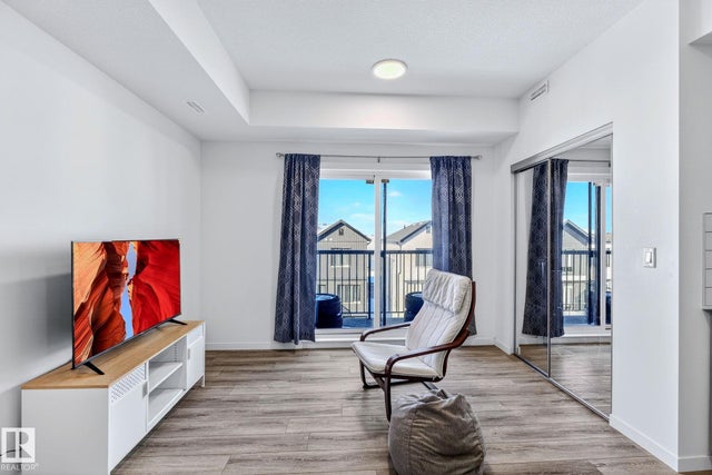 301 864 Secord Boulevard, Edmonton