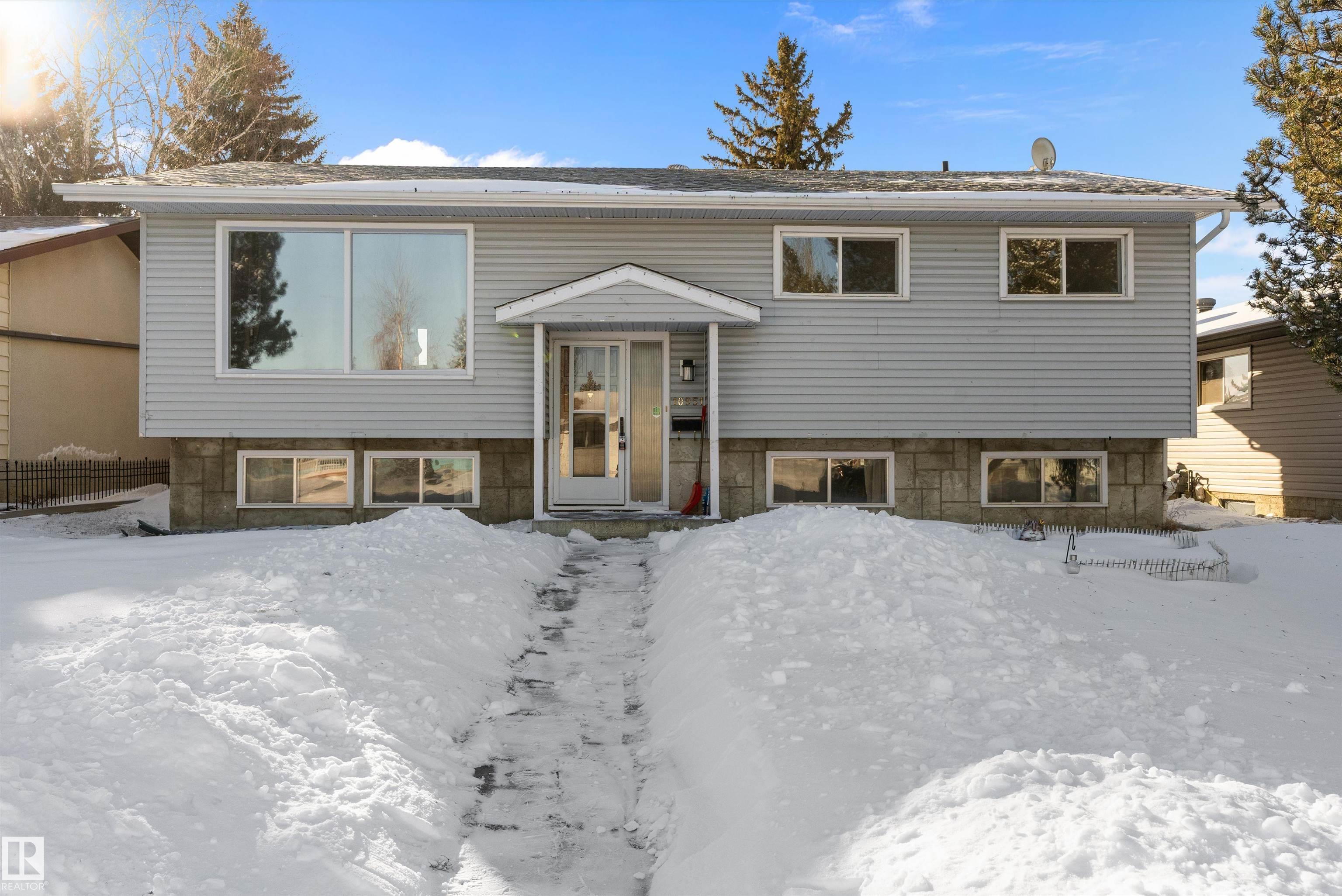 Edmonton Home for Sale: Single Family Listing in Duggan