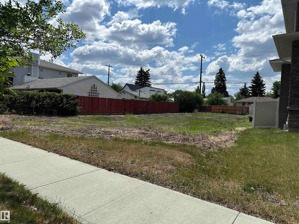 8527 77 Avenue Nw, Edmonton