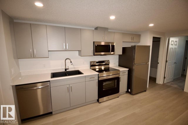 9642 Colak Link, Edmonton