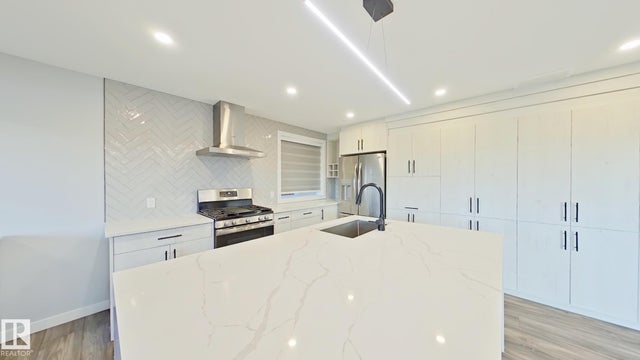 2118 53 Street, Edmonton