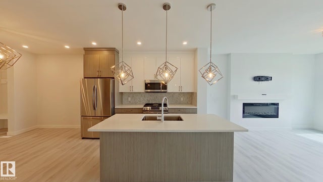 8070 Kiriak Link, Edmonton