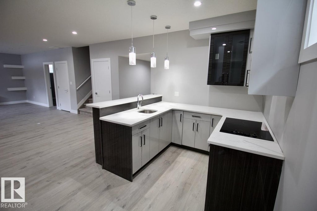 1326 Hainstock Way Sw, Edmonton