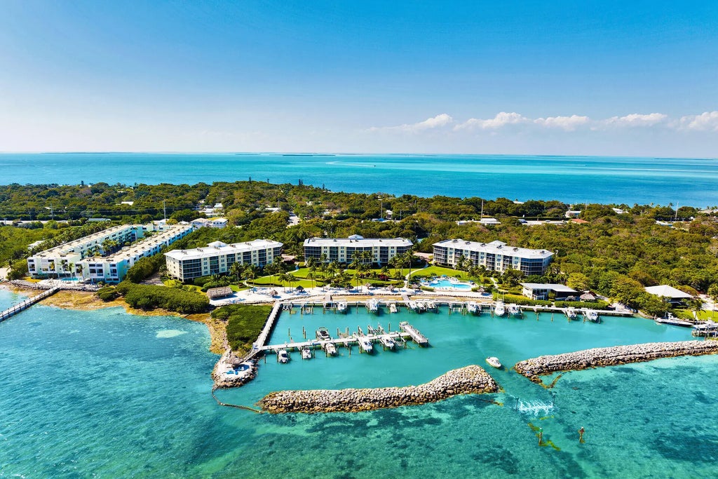 87851 Old Highway M3, ISLAMORADA