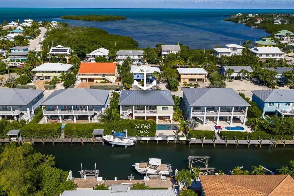 209 E Bruce Court, MARATHON