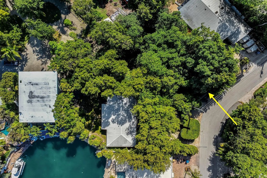 00 Apache Street, Tavernier