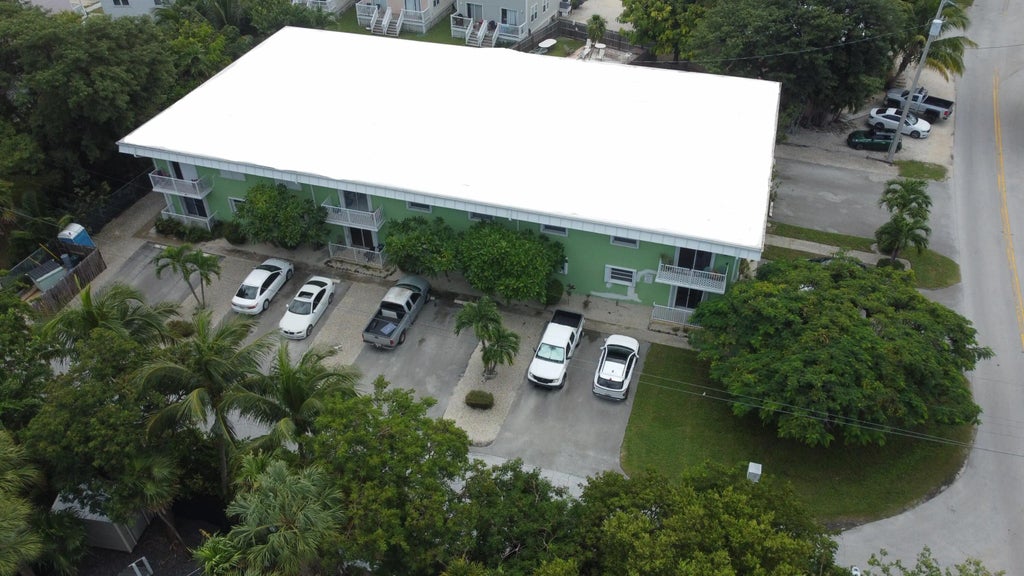 1129 Pebble Beach Lane 11, Duck