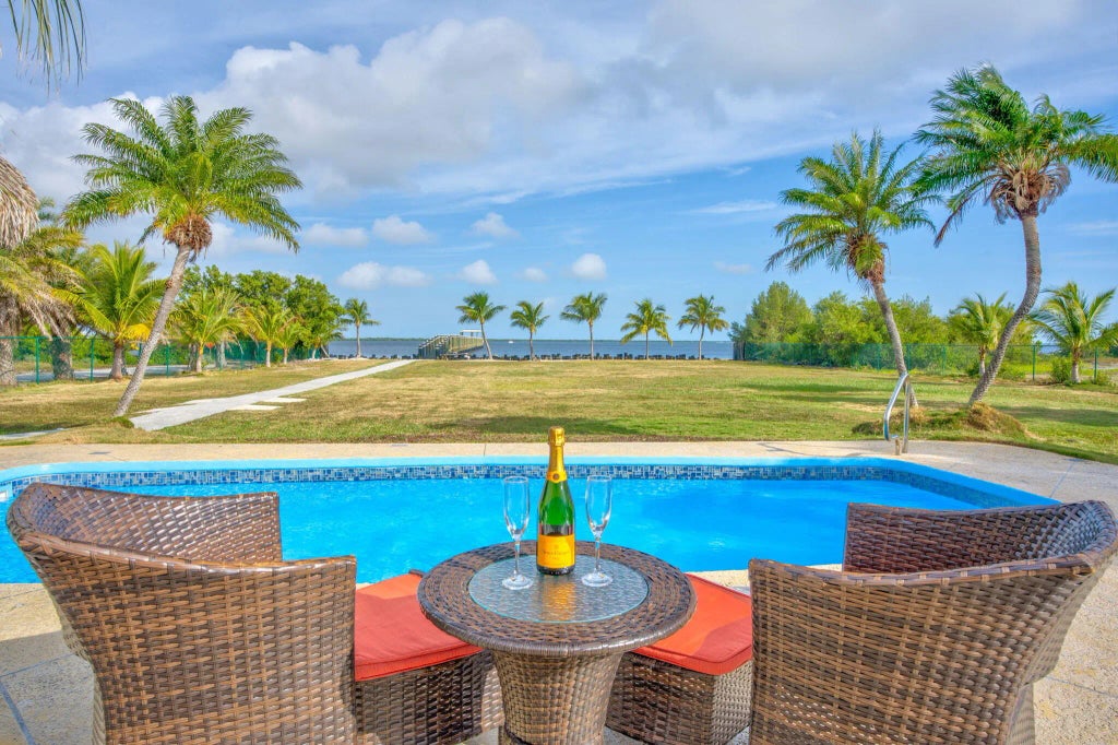 30468 Oleander Boulevard, Big Pine