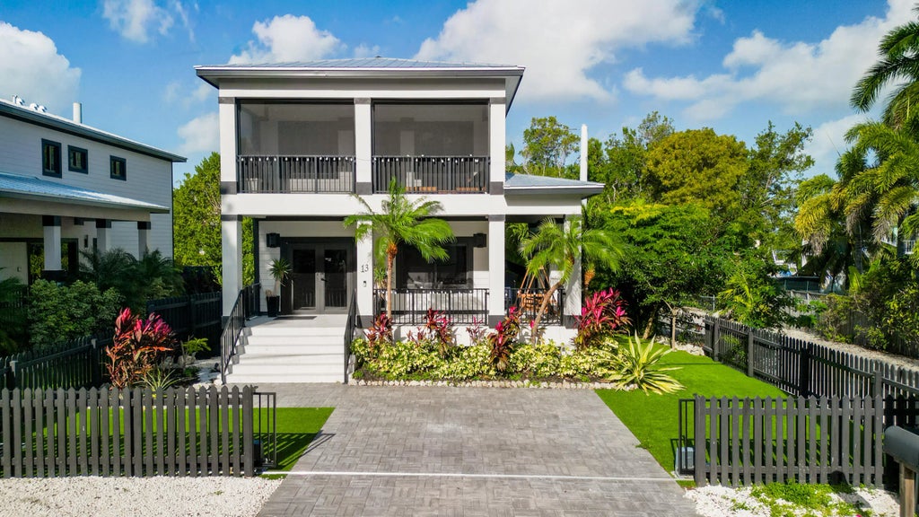 13 Coral Way, KEY LARGO
