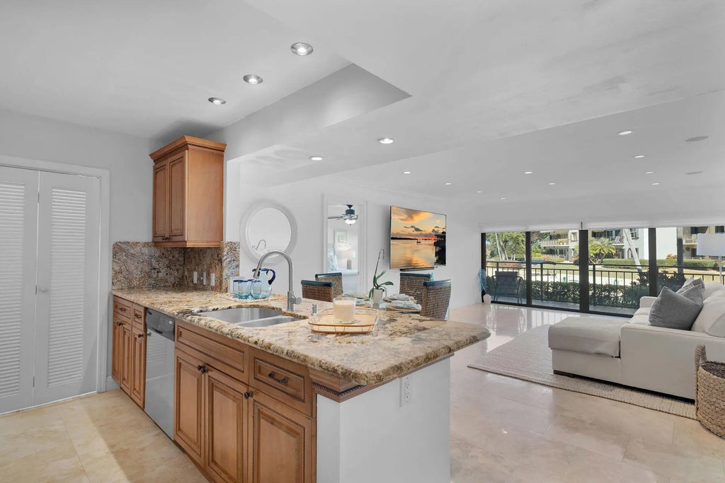 104500 Overseas Highway B102, KEY LARGO