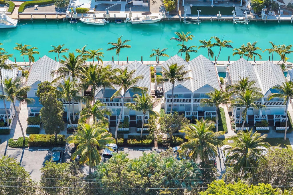 7017 Harbor Village Drive, Duck