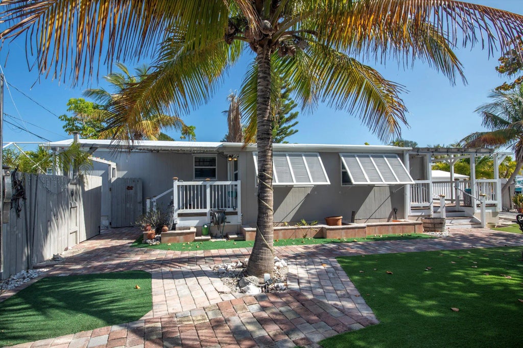 93 Sirius Lane, Geiger