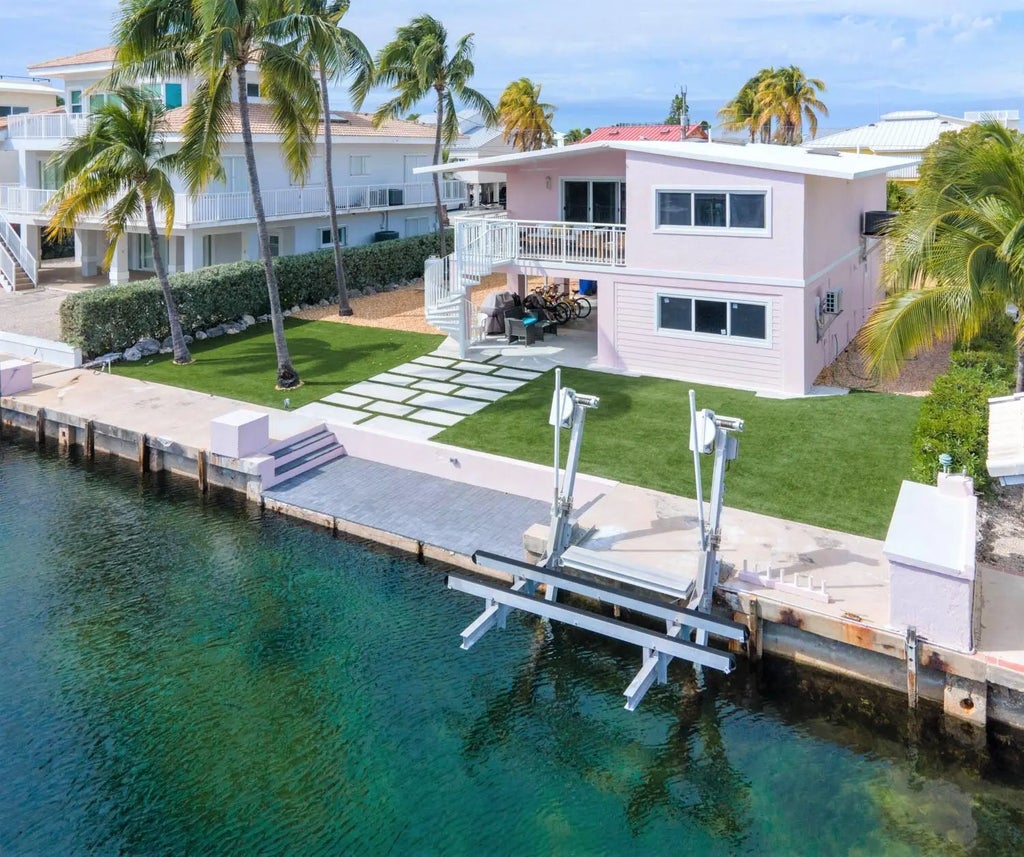 121 Lisbon Court, ISLAMORADA