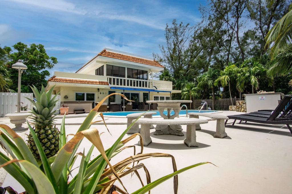 901 46th Street, MARATHON