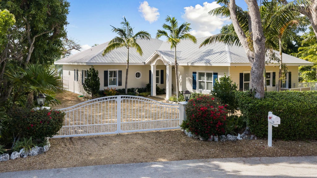 134 N Rolling Hill Road, Tavernier