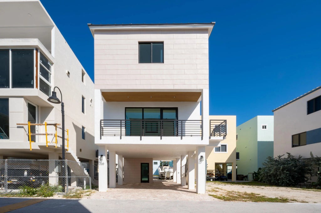 94825 Overseas Highway 220, KEY LARGO