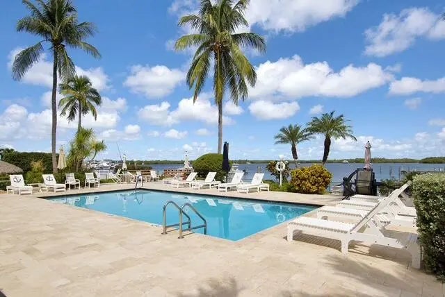 200 Harborview Drive 104, Tavernier