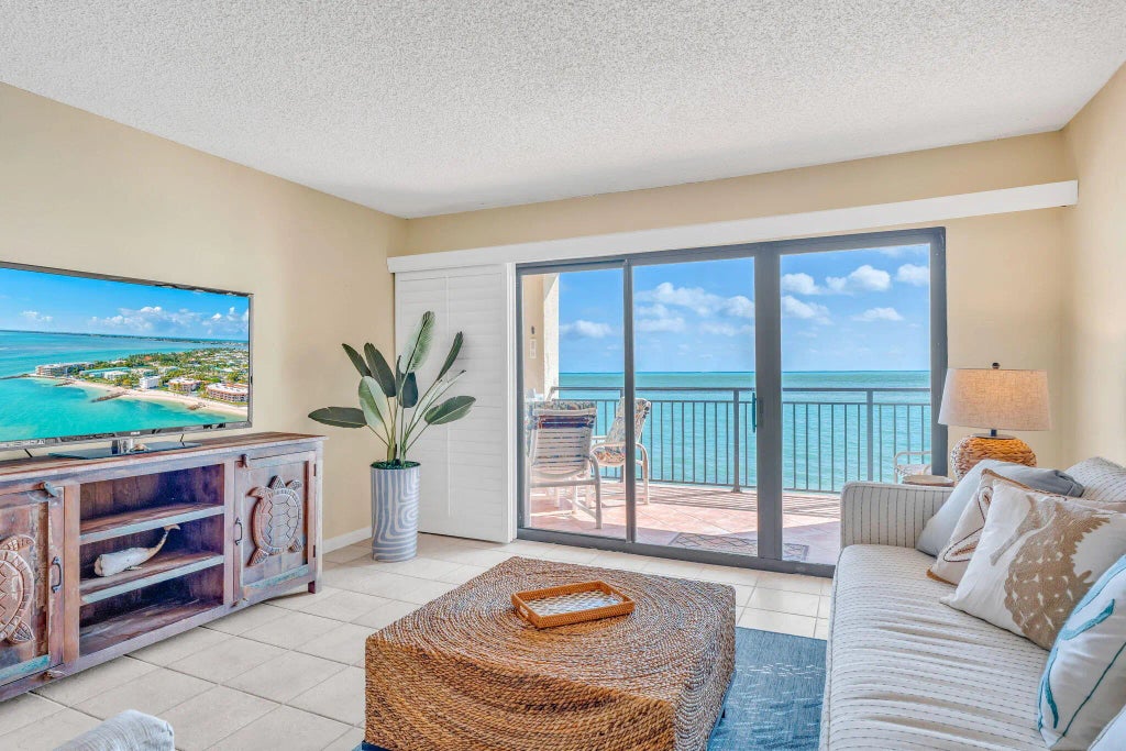 1001 W Ocean Drive 1-204, KEY COLONY