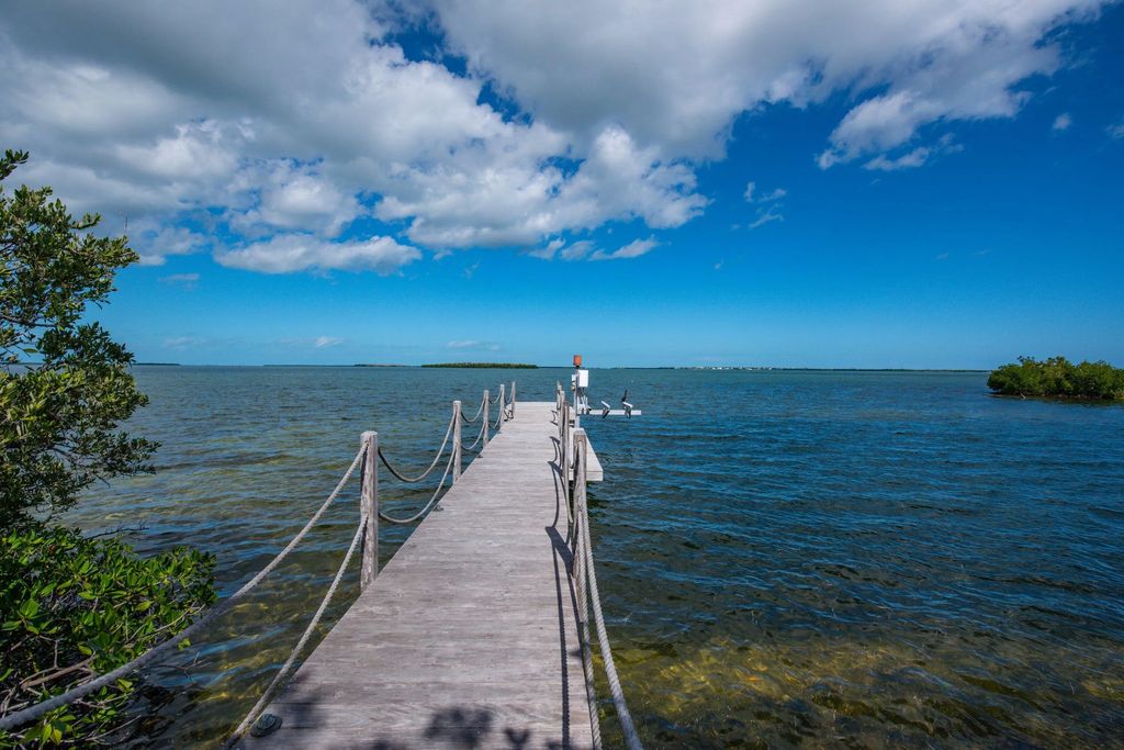 3127 Stewart Road, Middle Torch Key