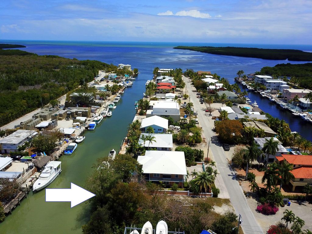 8 S Exuma Road, Key Largo