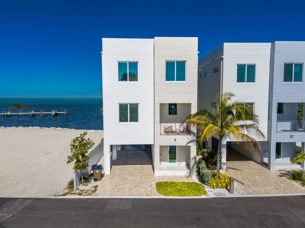990 41st Street Gulf 9, Marathon