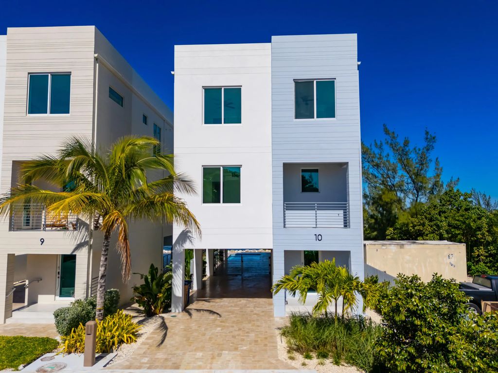 990 41st Street Gulf 10, Marathon