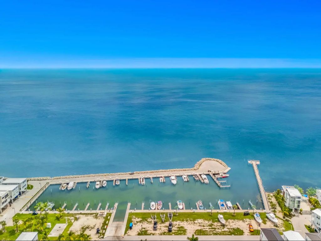 94825 Overseas Highway 238, Key Largo